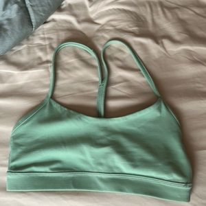 Lululemon flow y bra in mint size 6